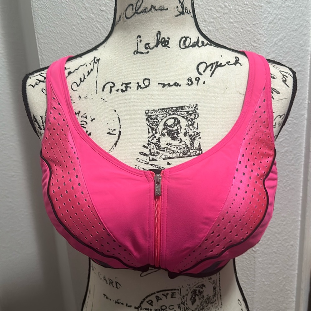 VSX Victoria’s Secret sports bra